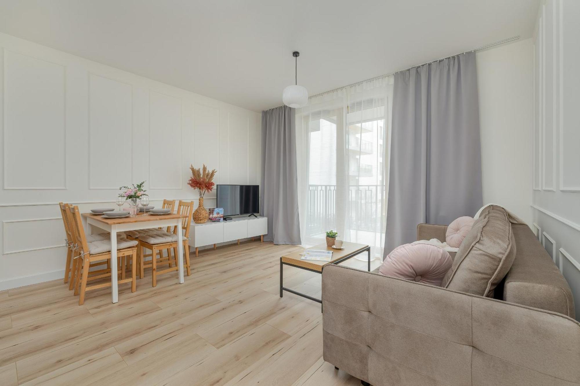 Cozy Apartment Orawska With Balcony By Noclegi Renters Krakow Exterior photo