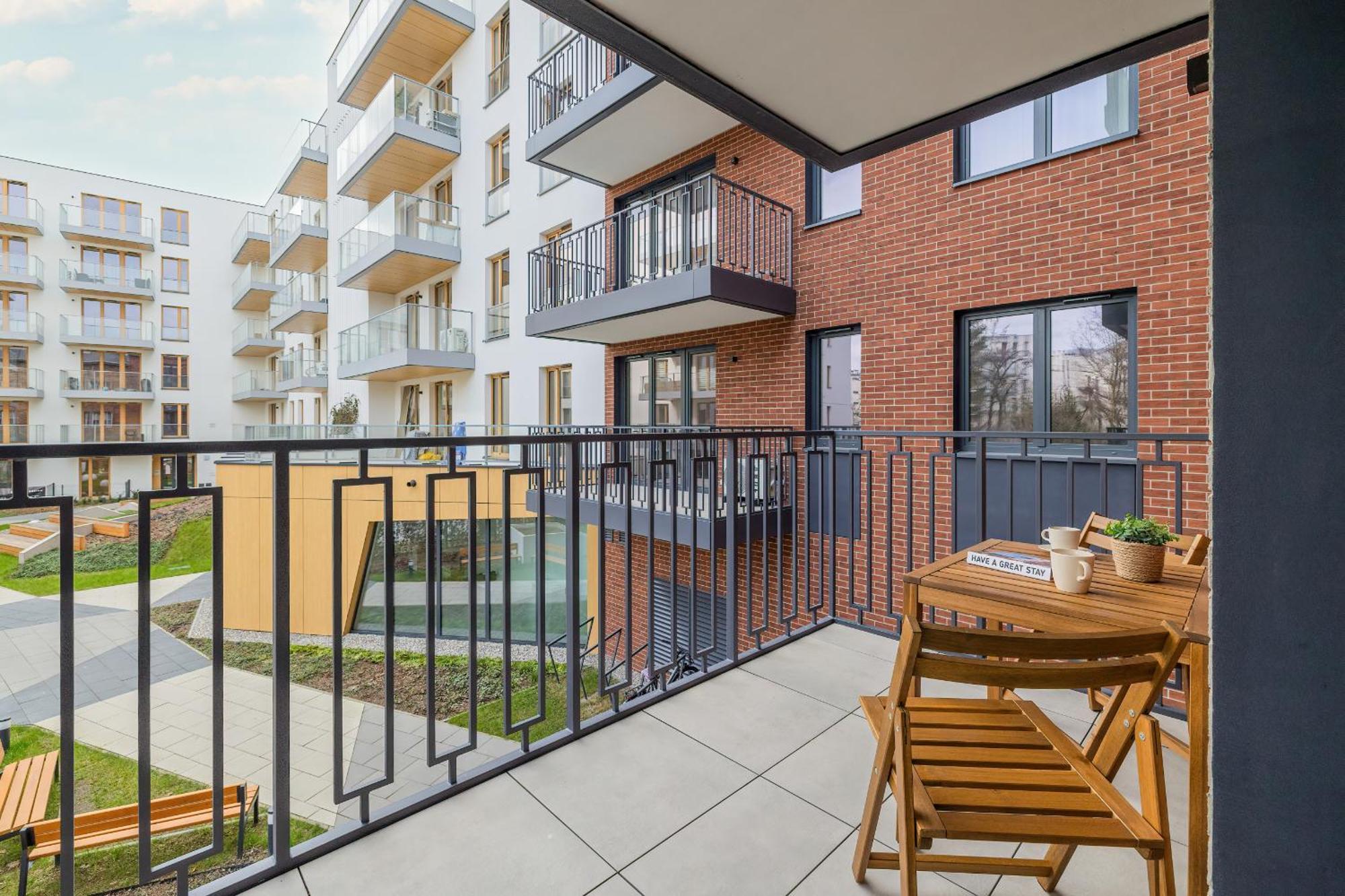Cozy Apartment Orawska With Balcony By Noclegi Renters Krakow Exterior photo