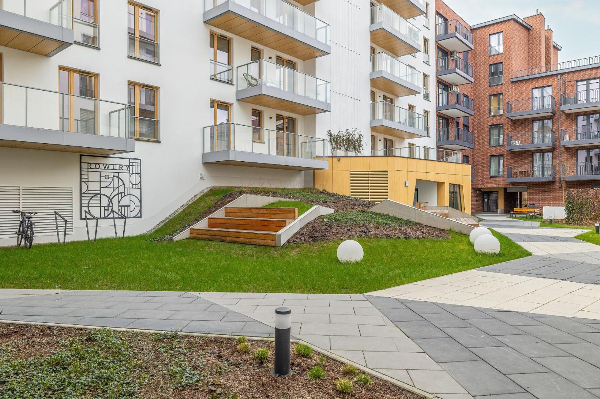 Cozy Apartment Orawska With Balcony By Noclegi Renters Krakow Exterior photo